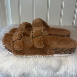 OLIVIA Miller Womens Stephy Furry Casual Slide Sandals teddy bear Tan size 9